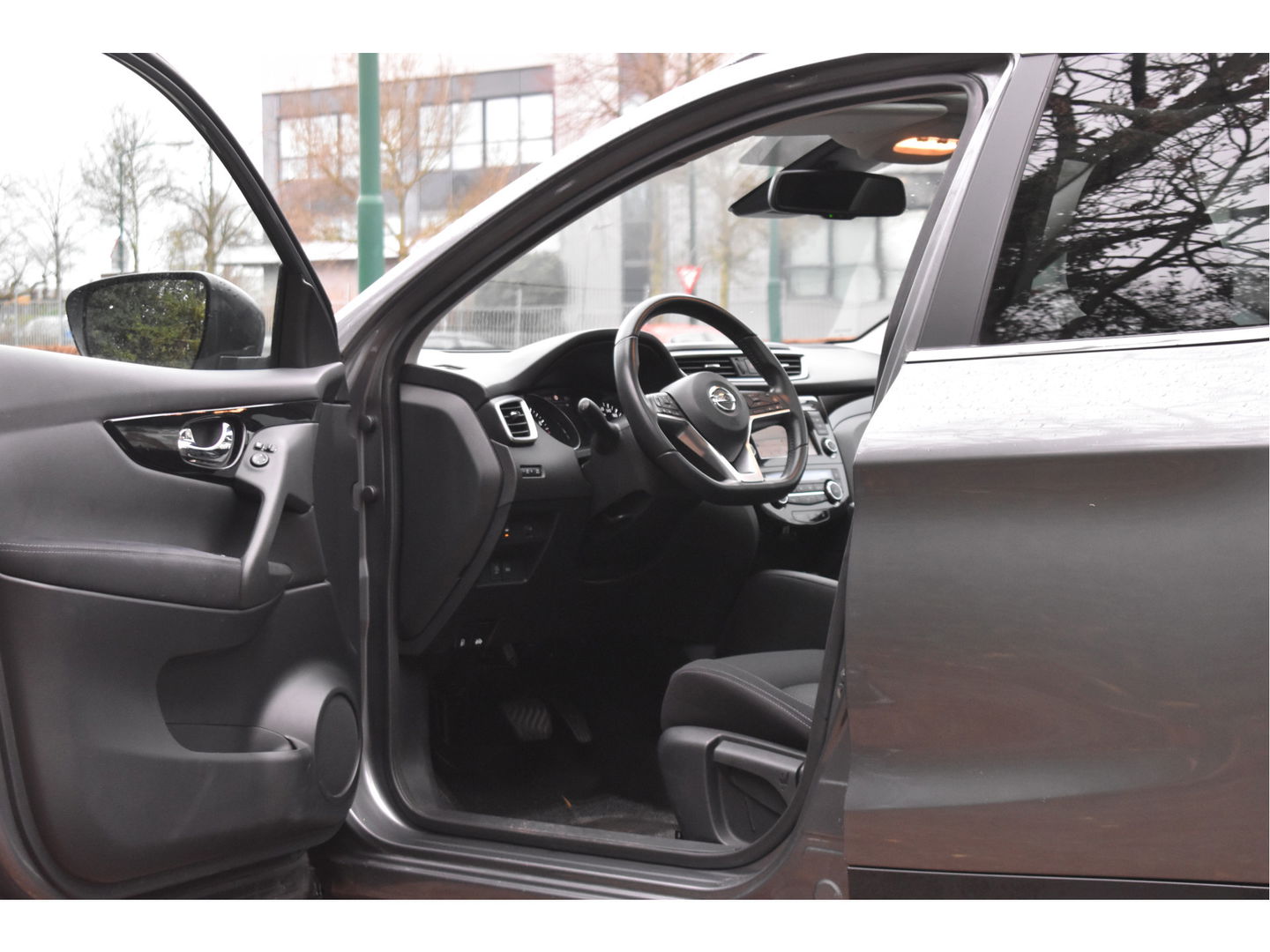 Nissan QASHQAI 1.3 DIG-T N-Connecta 160 pk | Keyless | 360 gr.camera | Carplay | Pano.dak | Stoelverwarming | Vol