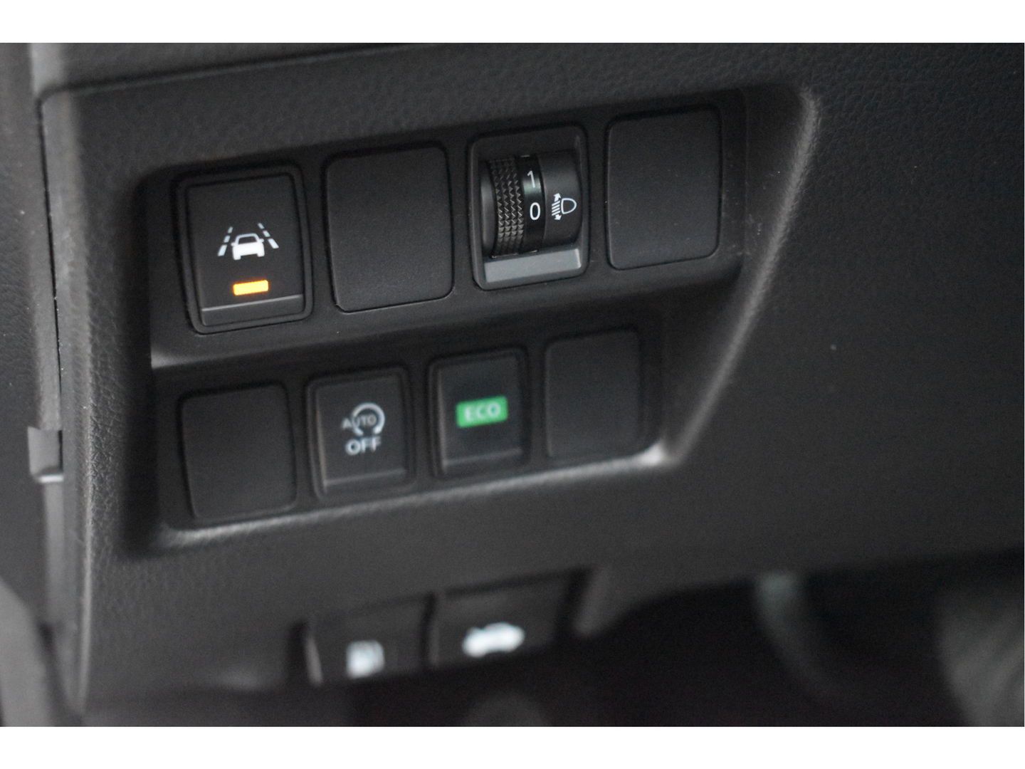 Nissan QASHQAI 1.3 DIG-T N-Connecta 160 pk | Keyless | 360 gr.camera | Carplay | Pano.dak | Stoelverwarming | Vol