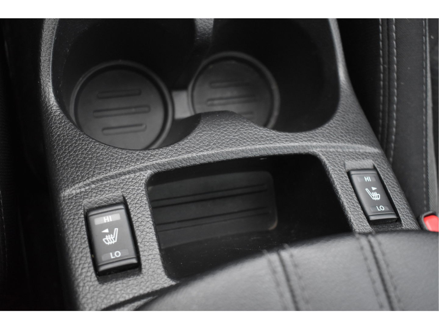 Nissan QASHQAI 1.3 DIG-T N-Connecta 160 pk | Keyless | 360 gr.camera | Carplay | Pano.dak | Stoelverwarming | Vol