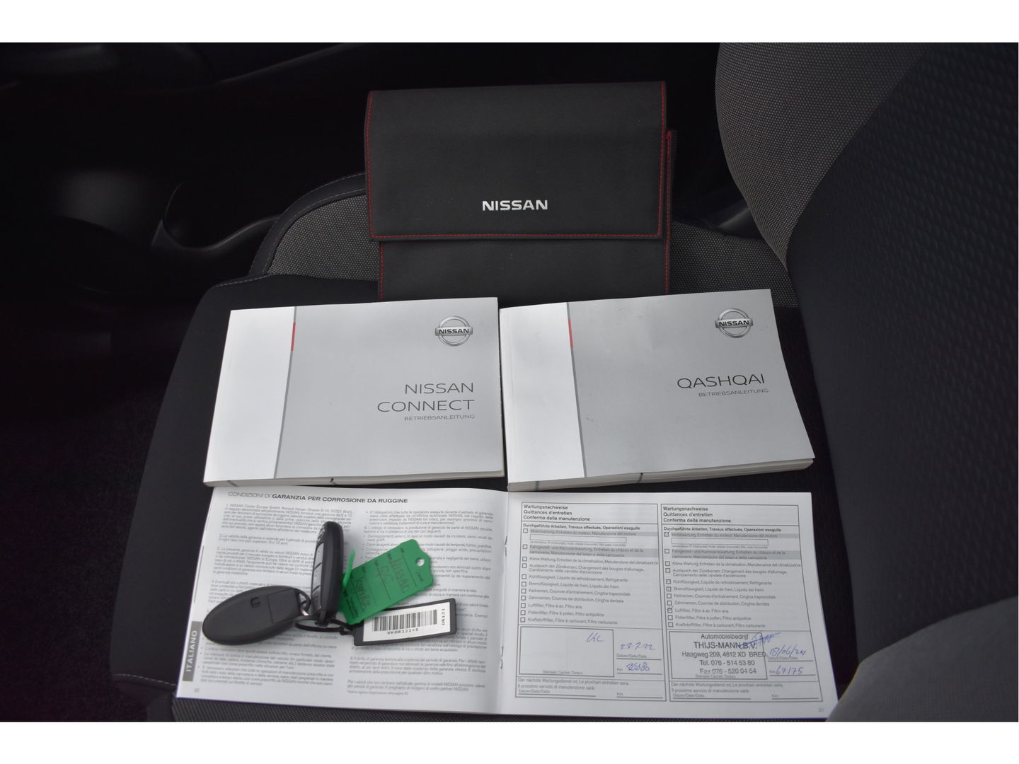 Nissan QASHQAI 1.3 DIG-T N-Connecta 160 pk | Keyless | 360 gr.camera | Carplay | Pano.dak | Stoelverwarming | Vol