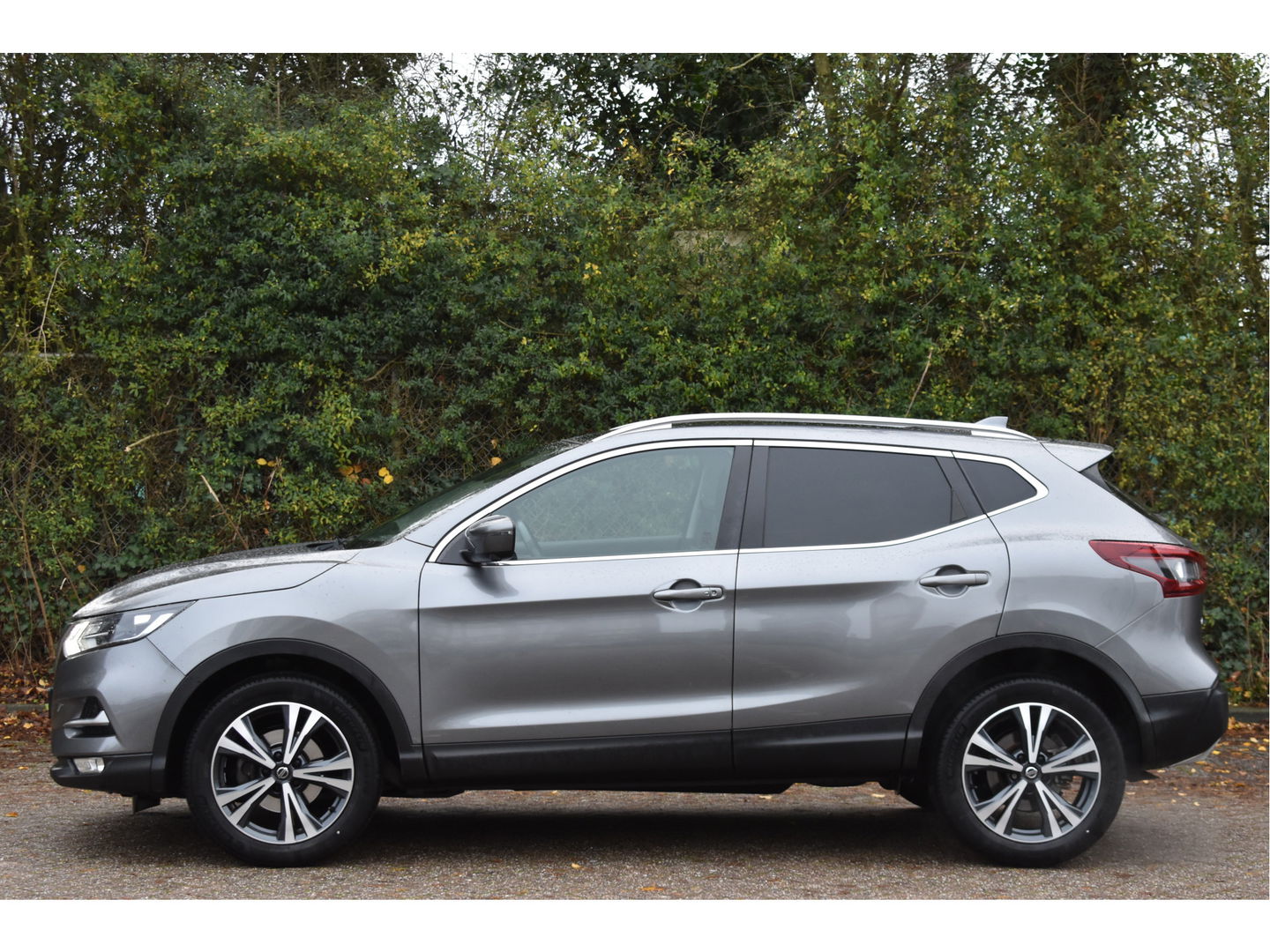 Nissan QASHQAI 1.3 DIG-T N-Connecta 160 pk | Keyless | 360 gr.camera | Carplay | Pano.dak | Stoelverwarming | Vol