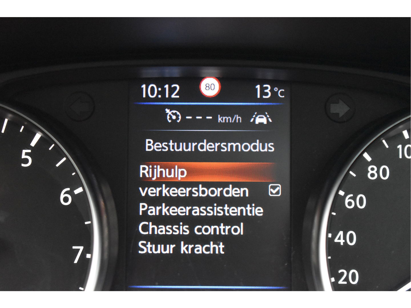 Nissan QASHQAI 1.3 DIG-T N-Connecta 160 pk | Keyless | 360 gr.camera | Carplay | Pano.dak | Stoelverwarming | Vol