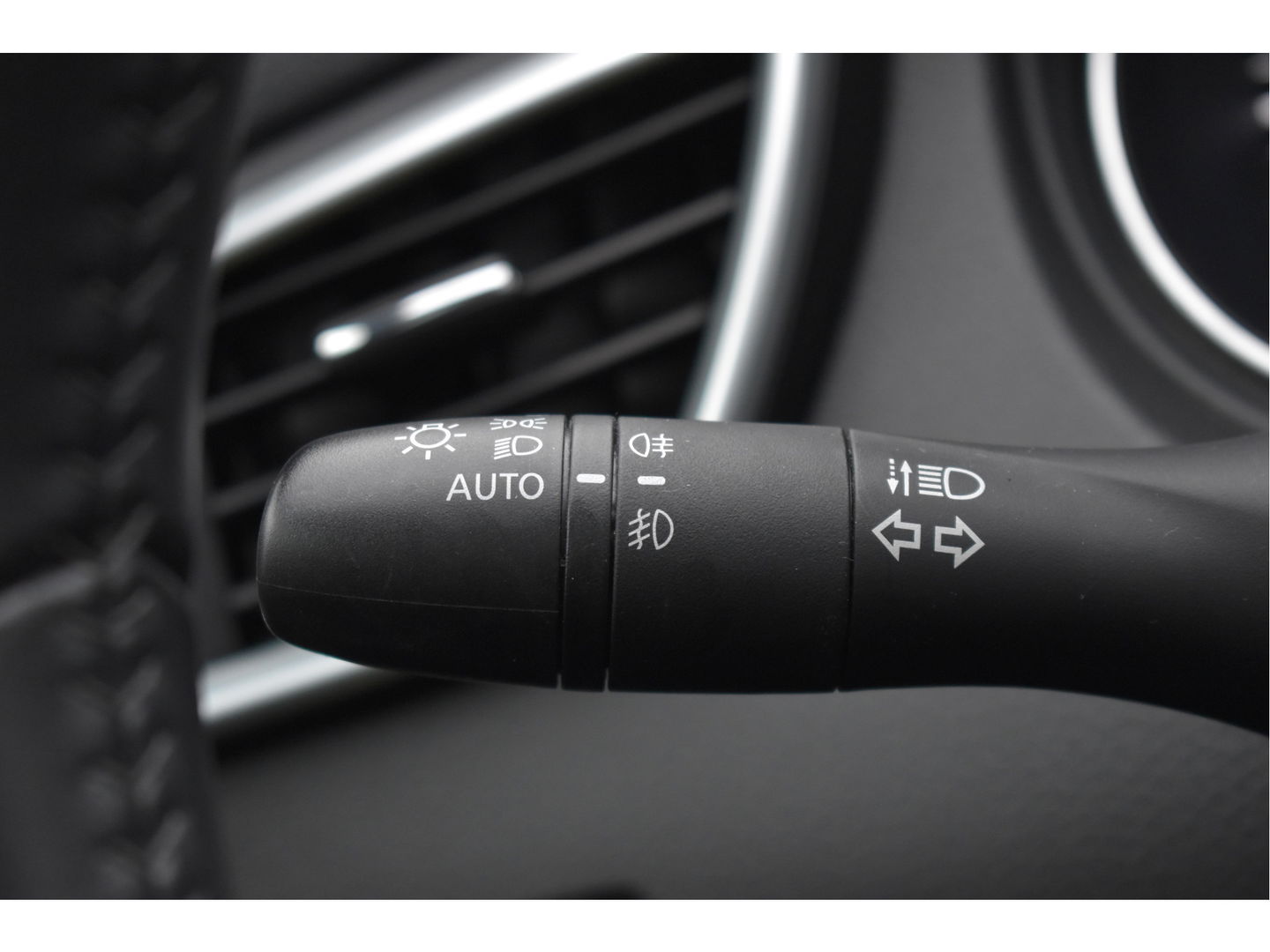 Nissan QASHQAI 1.3 DIG-T N-Connecta 160 pk | Keyless | 360 gr.camera | Carplay | Pano.dak | Stoelverwarming | Vol