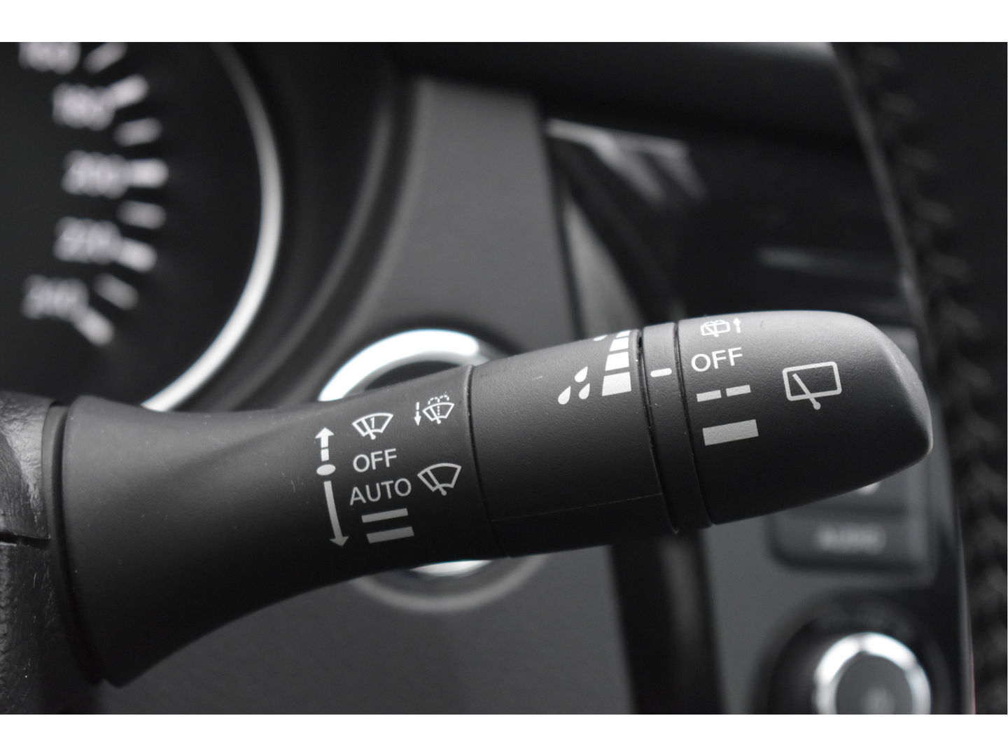 Nissan QASHQAI 1.3 DIG-T N-Connecta 160 pk | Keyless | 360 gr.camera | Carplay | Pano.dak | Stoelverwarming | Vol