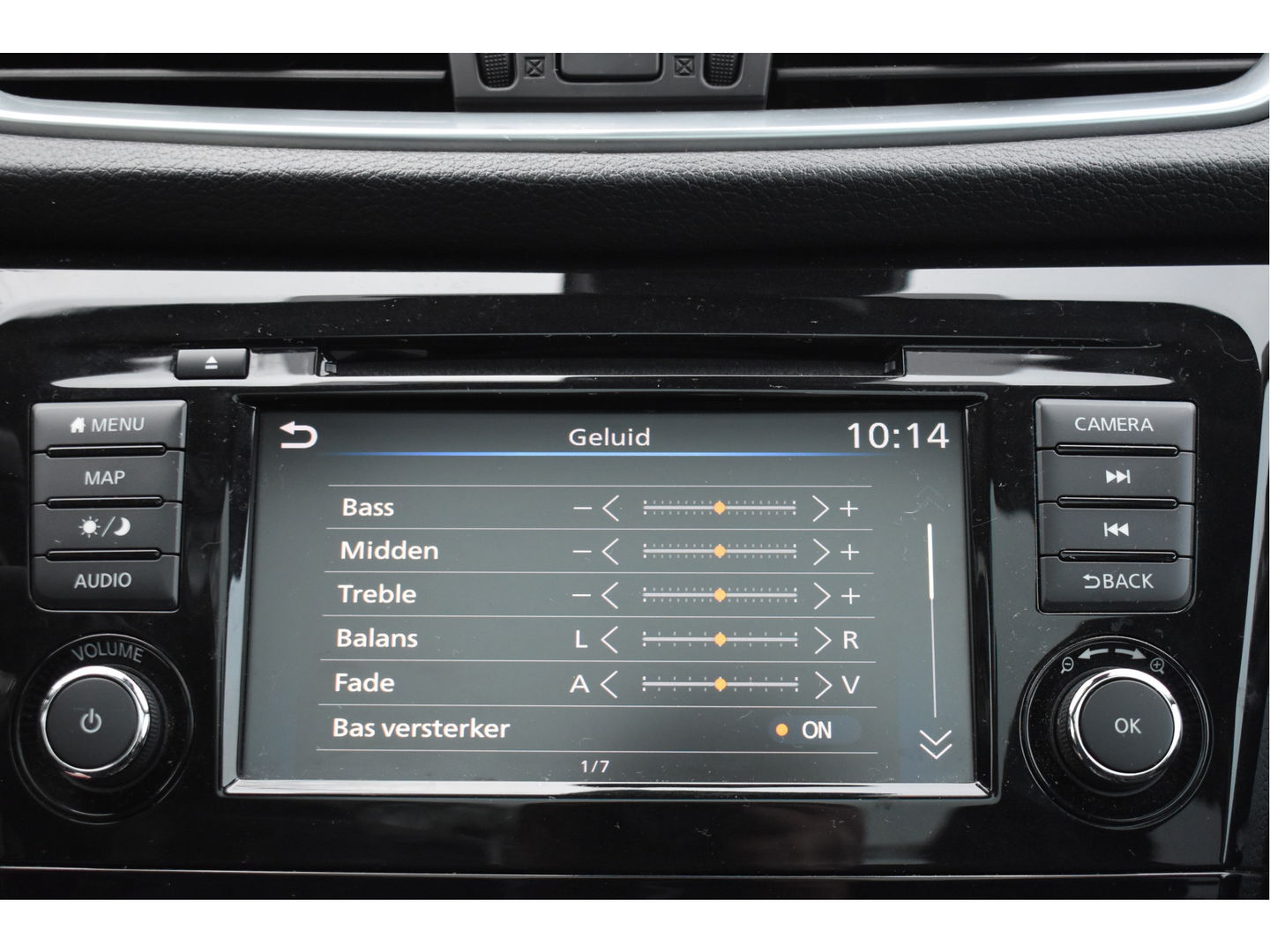 Nissan QASHQAI 1.3 DIG-T N-Connecta 160 pk | Keyless | 360 gr.camera | Carplay | Pano.dak | Stoelverwarming | Vol