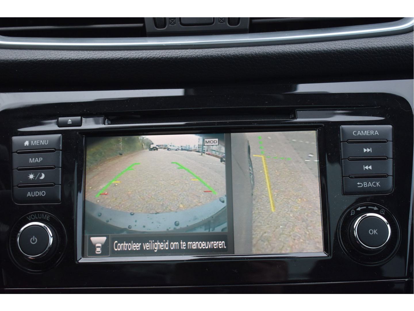 Nissan QASHQAI 1.3 DIG-T N-Connecta 160 pk | Keyless | 360 gr.camera | Carplay | Pano.dak | Stoelverwarming | Vol