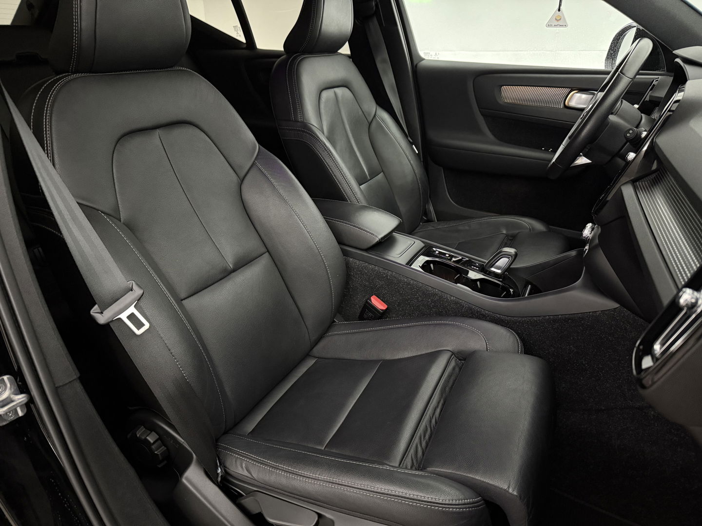 Volvo XC40 1.5 T2 R-Design | Virtual | Camera | Sfeer | Adap. Cruise | Carplay | Keyless | NAP