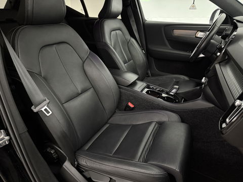 Volvo XC40 1.5 T2 R-Design | Virtual | Camera | Sfeer | Adap. Cruise | Carplay | Keyless | NAP