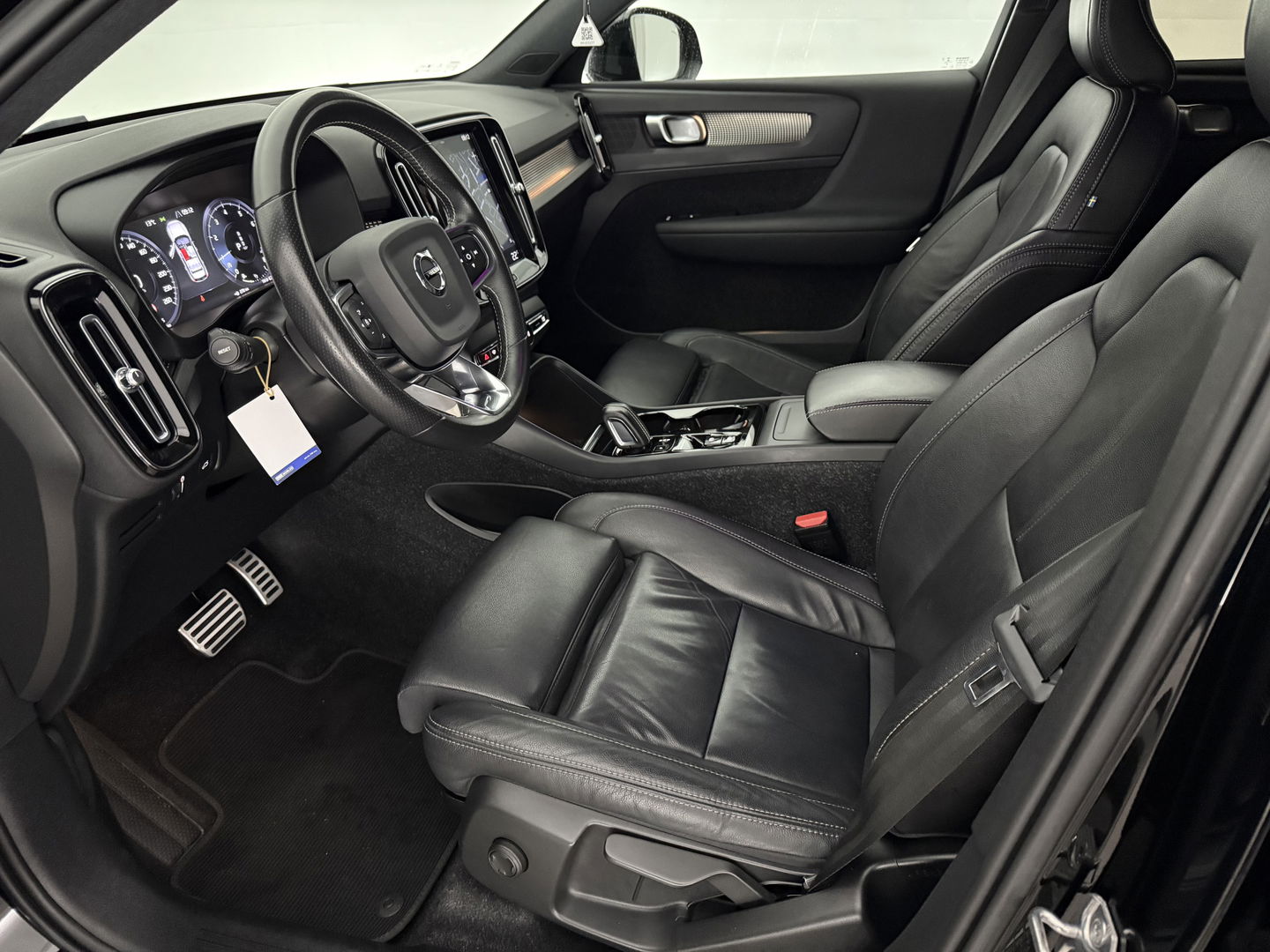 Volvo XC40 1.5 T2 R-Design | Virtual | Camera | Sfeer | Adap. Cruise | Carplay | Keyless | NAP