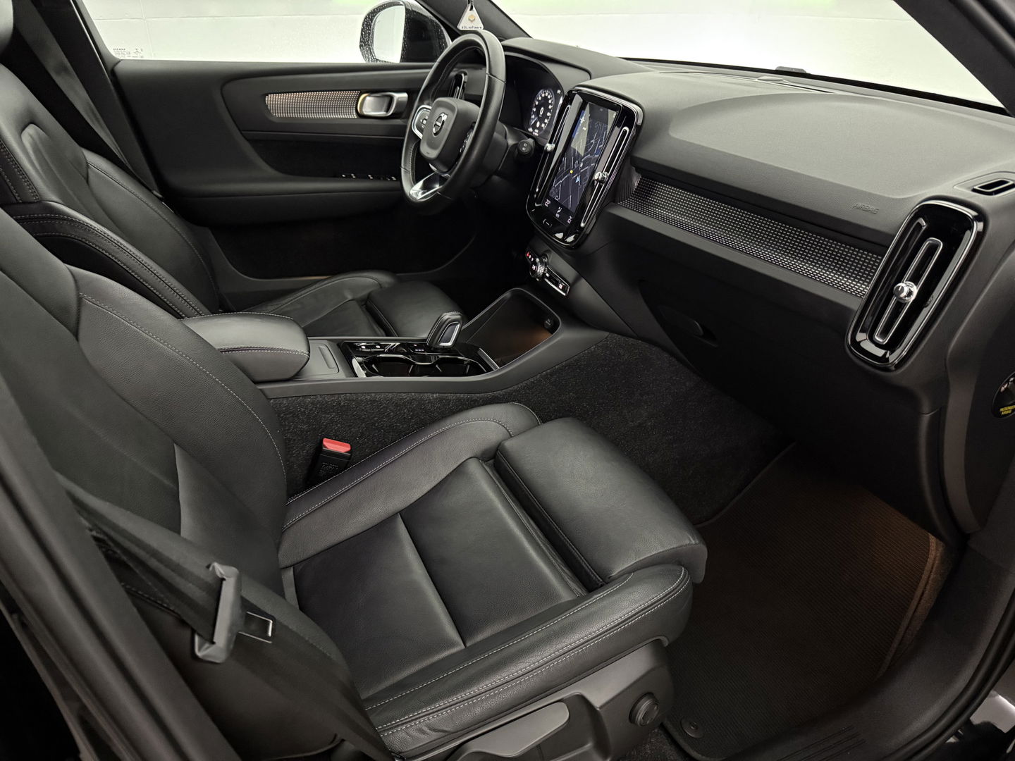 Volvo XC40 1.5 T2 R-Design | Virtual | Camera | Sfeer | Adap. Cruise | Carplay | Keyless | NAP