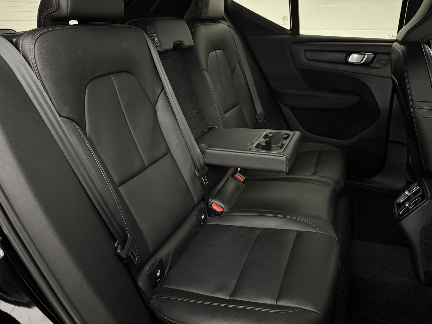 Volvo XC40 1.5 T2 R-Design | Virtual | Camera | Sfeer | Adap. Cruise | Carplay | Keyless | NAP