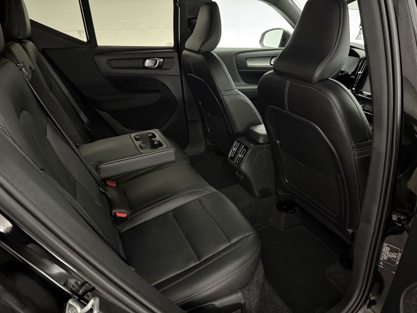 Volvo XC40 1.5 T2 R-Design | Virtual | Camera | Sfeer | Adap. Cruise | Carplay | Keyless | NAP