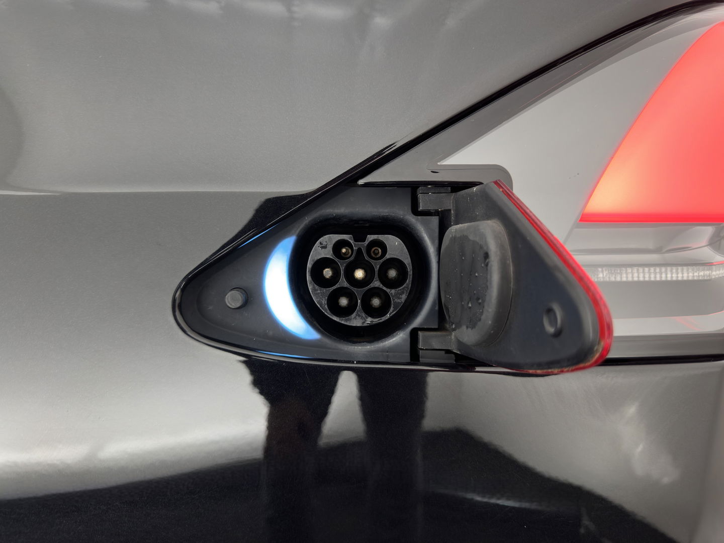 Tesla Model X 100D Black-Line AWD [ 3-Fase ] { SOH-86% } Aut. *PANO-WINDOW | AUTO-PILOT | VEGAN-LEATHER | NAVI-FULLMAP | FULL-LED | AIR-SUSPENSION | DIGI-COCKPIT | KEYLESS | DAB+ | HEATED-SPORTSEATS | PRIVACY-GLASS | TOPVIEW | TOWBAR | 22"ALU*