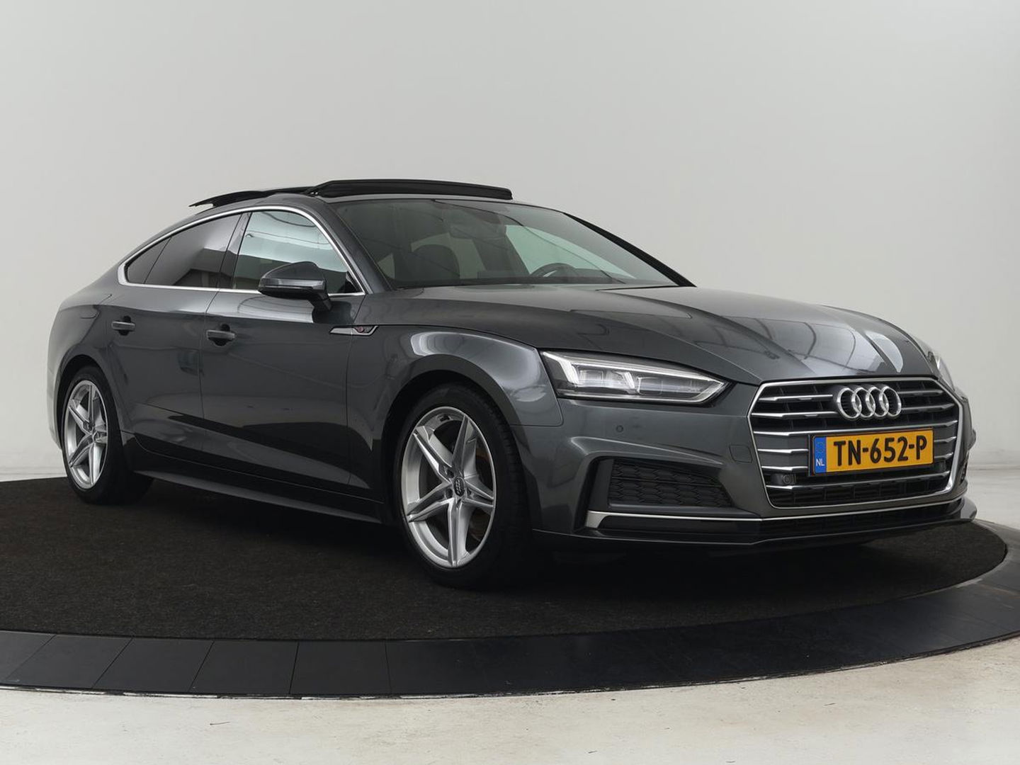 Audi A5 2.0 TFSI MHEV Sport S-line Edition | Panoramadak | Leder | Stoelverwarming | Camera | Memory | Navigatie | Full LED | Climate control | Bluetooth | Cruise control