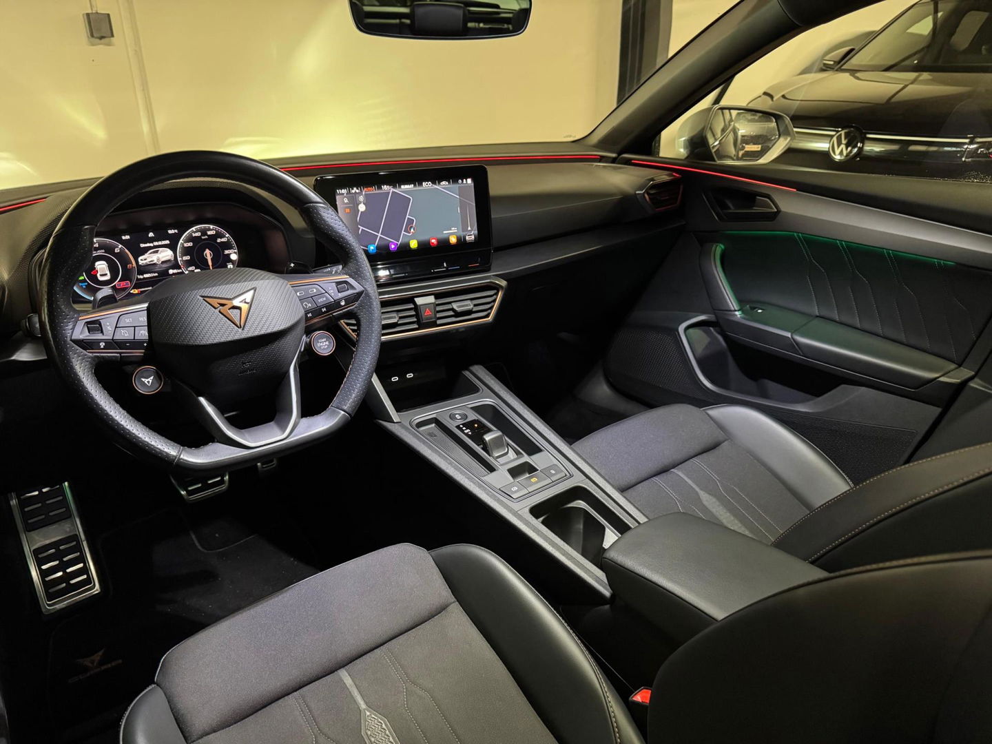 CUPRA Leon 1.4 e-Hybrid VZ Performance PANO KEYLESS VOL'