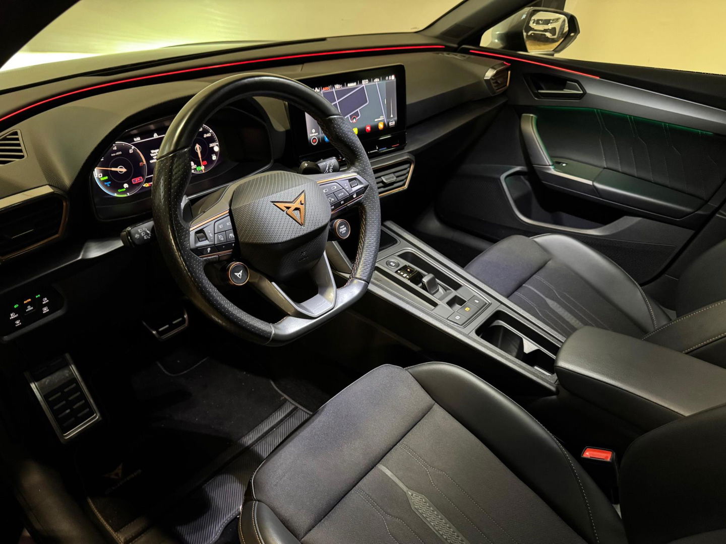 CUPRA Leon 1.4 e-Hybrid VZ Performance PANO KEYLESS VOL'