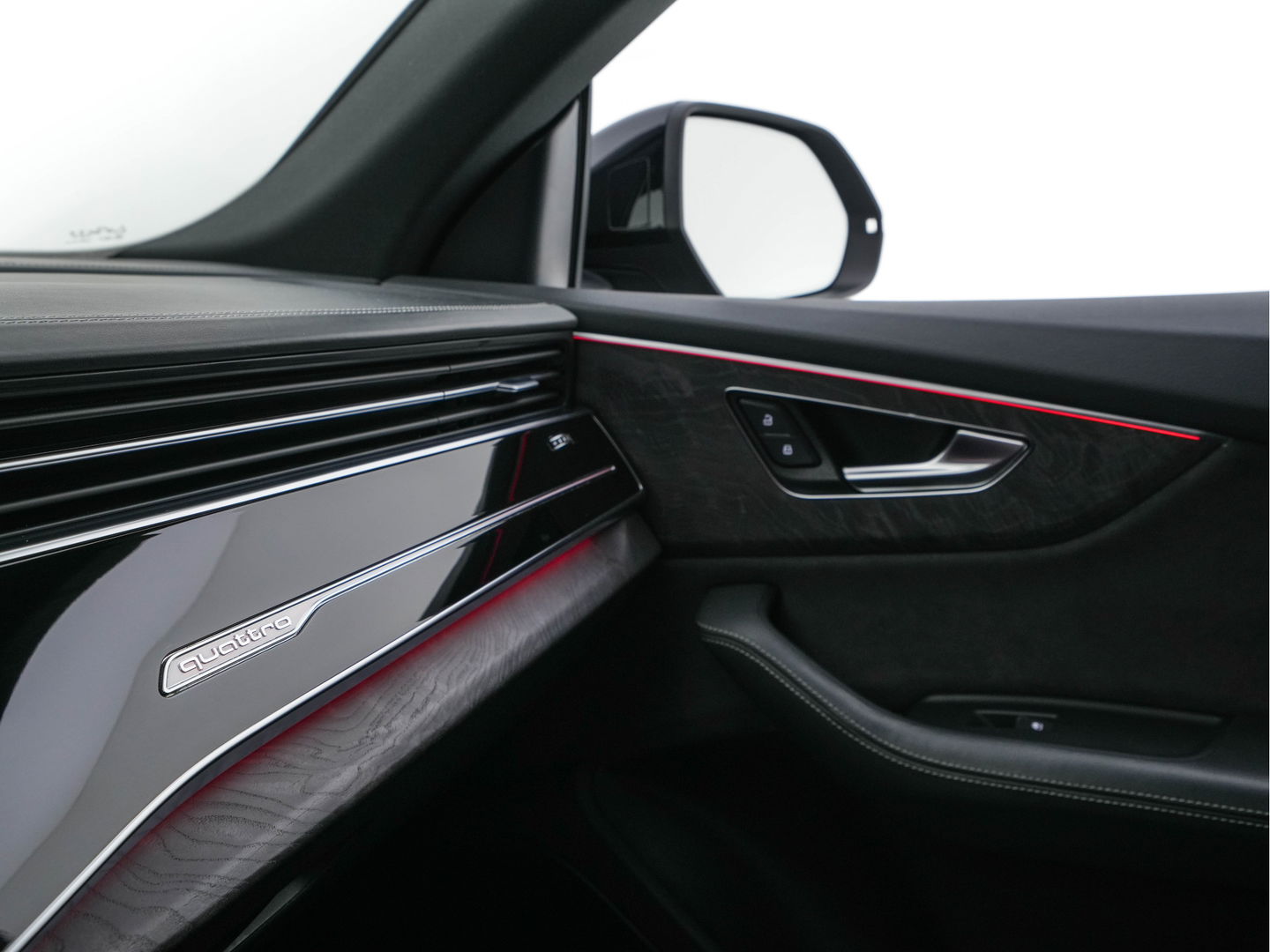 Audi Q8 60 TFSI e quattro Competition (INCL-BTW) *AUT | VOLLEDER | BANG/OLUFSEN-SURROUND | ADAPTIVE-CRUISE | NAVI-FULLMAP | HD-MATRIX-LED | MEMORY-PACK | KEYLESS | CAMERA | VIRTUAL-COCKPIT | AIR-SUPENSION | 21INCH ALU*