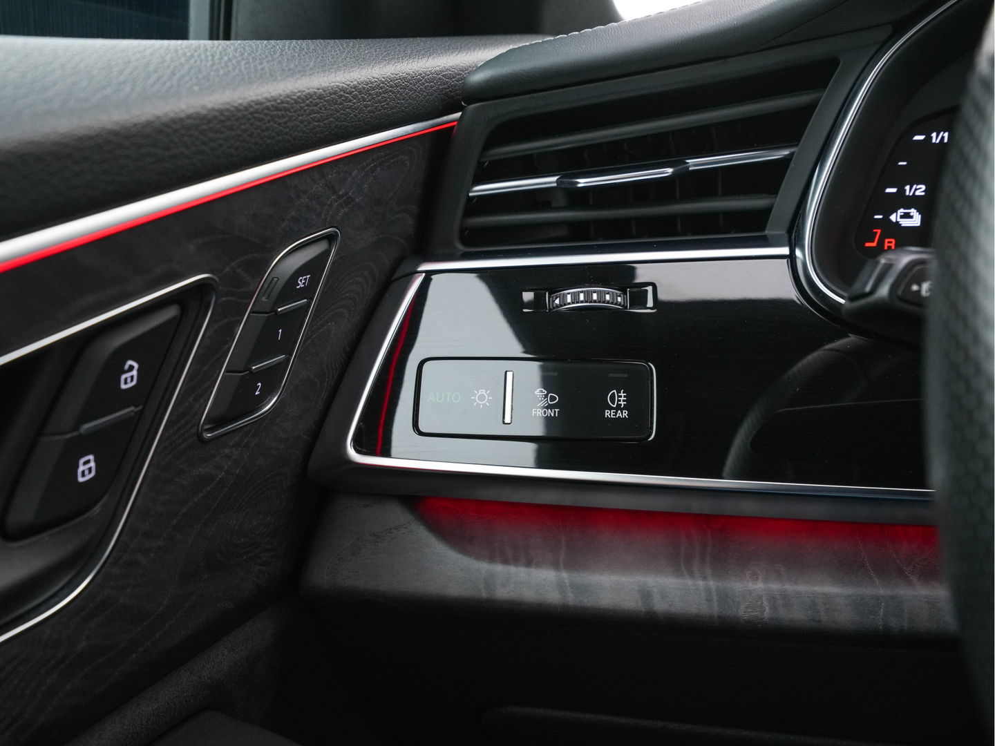 Audi Q8 60 TFSI e quattro Competition (INCL-BTW) *AUT | VOLLEDER | BANG/OLUFSEN-SURROUND | ADAPTIVE-CRUISE | NAVI-FULLMAP | HD-MATRIX-LED | MEMORY-PACK | KEYLESS | CAMERA | VIRTUAL-COCKPIT | AIR-SUPENSION | 21INCH ALU*