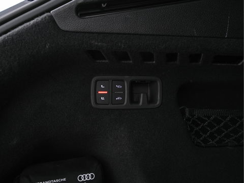 Audi Q8 60 TFSI e quattro Competition (INCL-BTW) *AUT | VOLLEDER | BANG/OLUFSEN-SURROUND | ADAPTIVE-CRUISE | NAVI-FULLMAP | HD-MATRIX-LED | MEMORY-PACK | KEYLESS | CAMERA | VIRTUAL-COCKPIT | AIR-SUPENSION | 21INCH ALU*