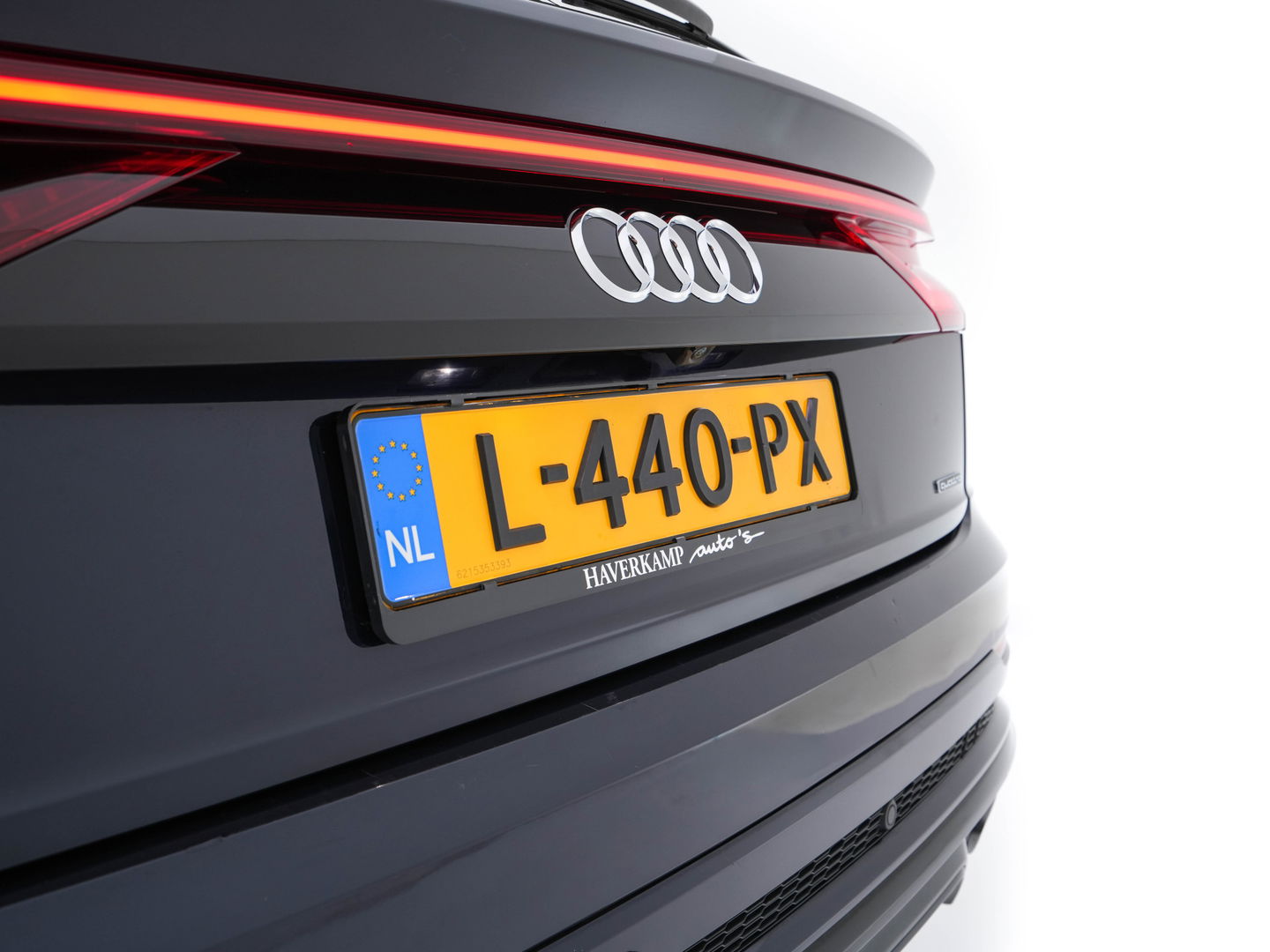 Audi Q8 60 TFSI e quattro Competition (INCL-BTW) *AUT | VOLLEDER | BANG/OLUFSEN-SURROUND | ADAPTIVE-CRUISE | NAVI-FULLMAP | HD-MATRIX-LED | MEMORY-PACK | KEYLESS | CAMERA | VIRTUAL-COCKPIT | AIR-SUPENSION | 21INCH ALU*