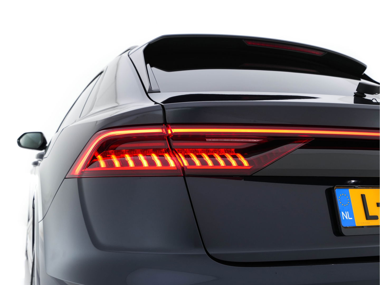 Audi Q8 60 TFSI e quattro Competition (INCL-BTW) *AUT | VOLLEDER | BANG/OLUFSEN-SURROUND | ADAPTIVE-CRUISE | NAVI-FULLMAP | HD-MATRIX-LED | MEMORY-PACK | KEYLESS | CAMERA | VIRTUAL-COCKPIT | AIR-SUPENSION | 21INCH ALU*