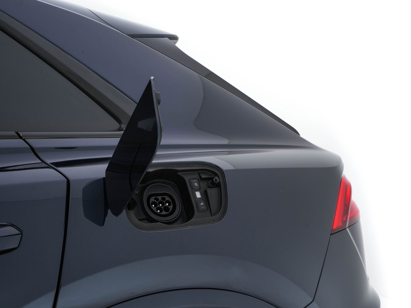 Audi Q8 60 TFSI e quattro Competition (INCL-BTW) *AUT | VOLLEDER | BANG/OLUFSEN-SURROUND | ADAPTIVE-CRUISE | NAVI-FULLMAP | HD-MATRIX-LED | MEMORY-PACK | KEYLESS | CAMERA | VIRTUAL-COCKPIT | AIR-SUPENSION | 21INCH ALU*