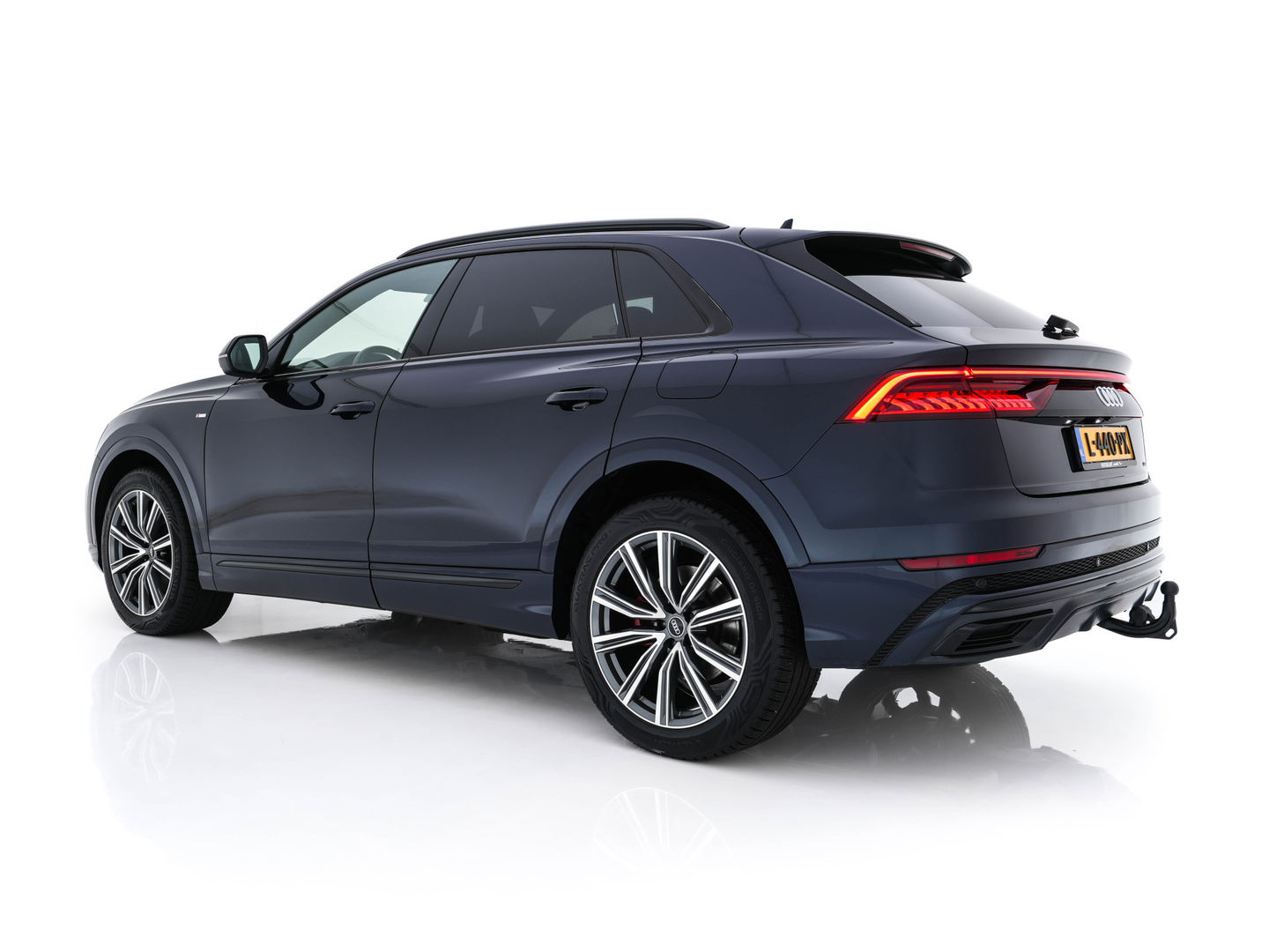 Audi Q8 60 TFSI e quattro Competition (INCL-BTW) *AUT | VOLLEDER | BANG/OLUFSEN-SURROUND | ADAPTIVE-CRUISE | NAVI-FULLMAP | HD-MATRIX-LED | MEMORY-PACK | KEYLESS | CAMERA | VIRTUAL-COCKPIT | AIR-SUPENSION | 21INCH ALU*