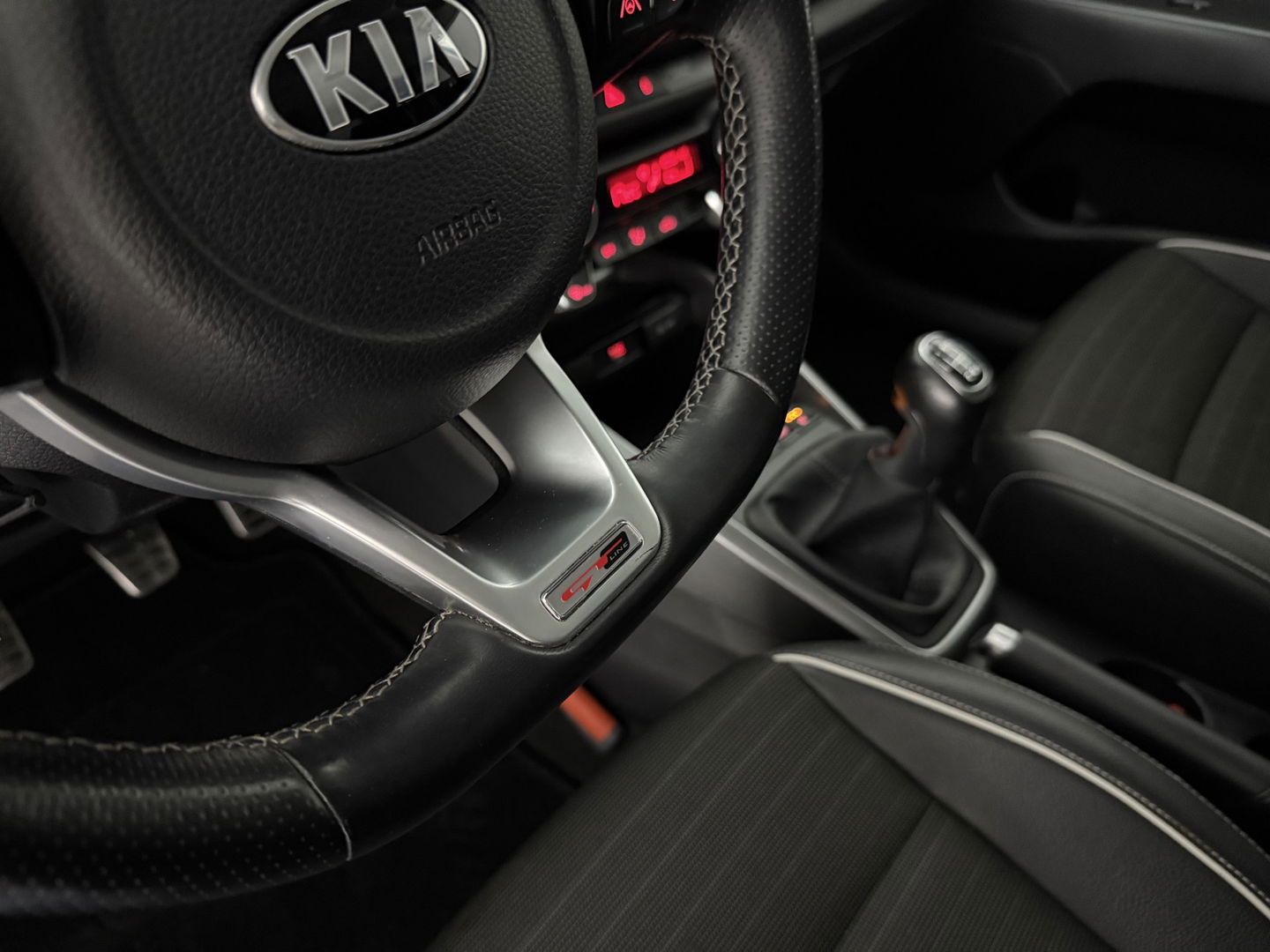 Kia Rio 1.0 T-GDi MHEV GT-Line | Camera | Stuur/Stoelverw. | Carplay | Cruise | Parkeersens. | NAP