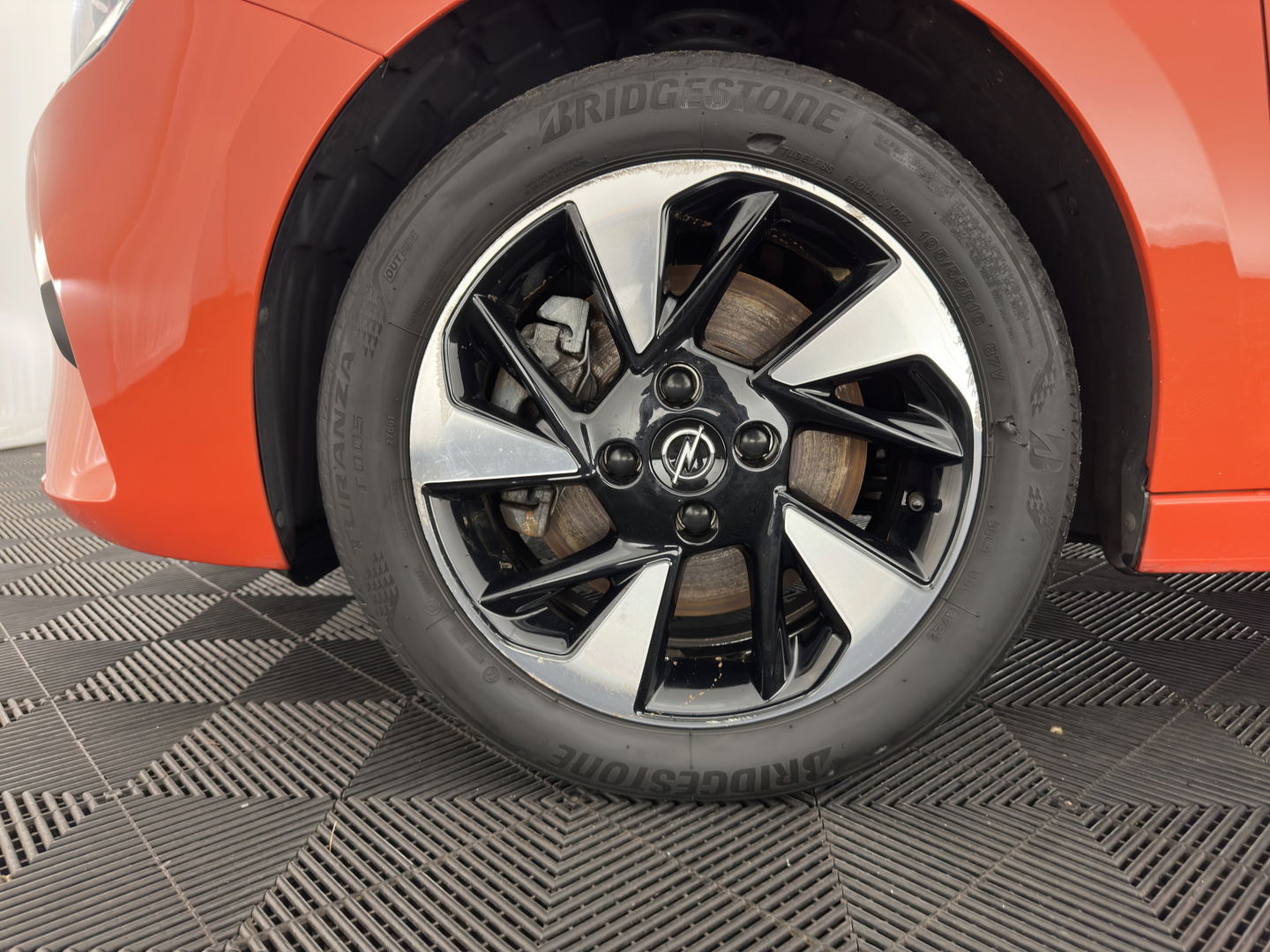 Opel CORSA-E Elegance 50 kWh [3-FASE] {SOH-90%} (INCL-BTW) Aut.*FULL-LED | DIGI-COCKPIT | LEATHER-MICROFIBRE | CARPLAY | CAMERA | ECC | KEYLESS | CRUISE | DAB | 16'' ALU*