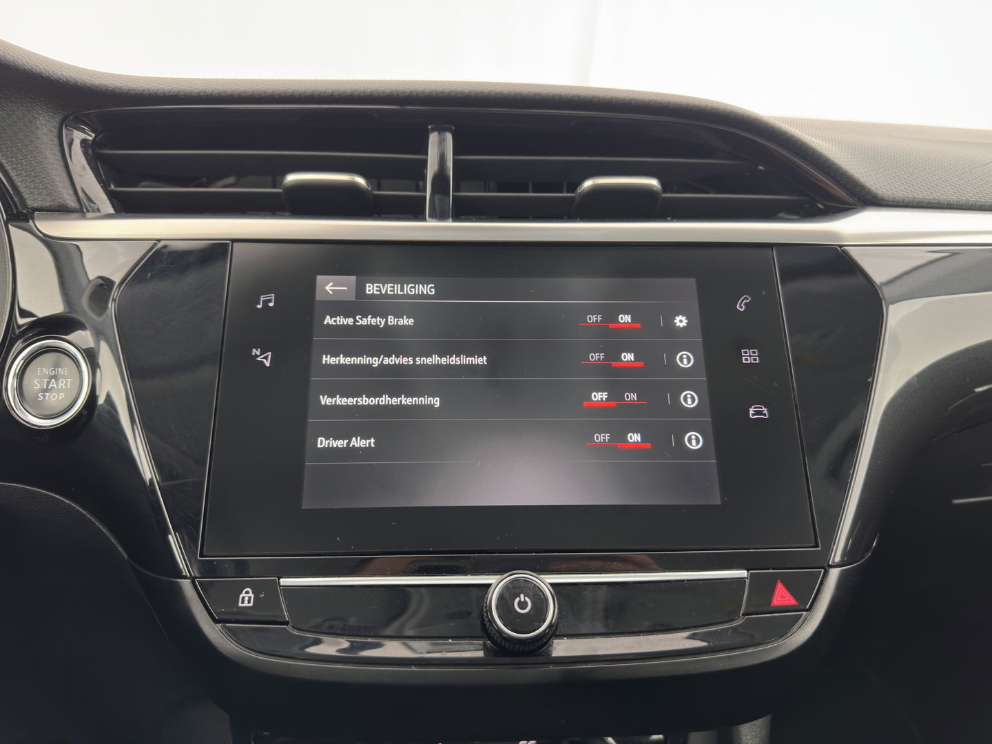 Opel CORSA-E Elegance 50 kWh [3-FASE] {SOH-90%} (INCL-BTW) Aut.*FULL-LED | DIGI-COCKPIT | LEATHER-MICROFIBRE | CARPLAY | CAMERA | ECC | KEYLESS | CRUISE | DAB | 16'' ALU*