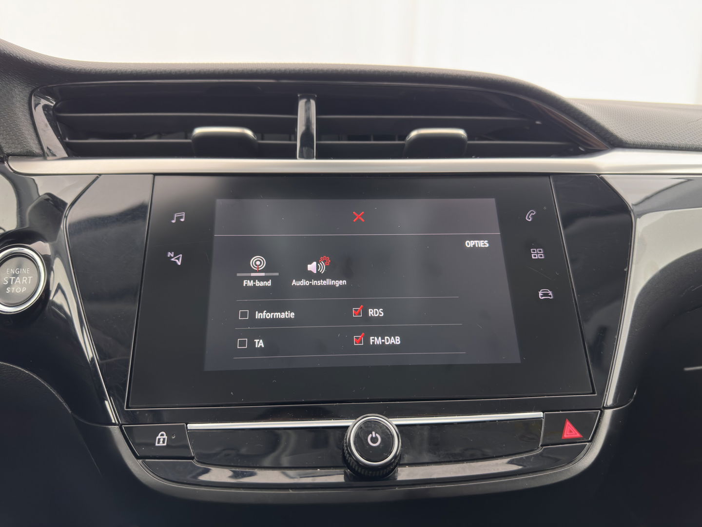 Opel CORSA-E Elegance 50 kWh [3-FASE] {SOH-90%} (INCL-BTW) Aut.*FULL-LED | DIGI-COCKPIT | LEATHER-MICROFIBRE | CARPLAY | CAMERA | ECC | KEYLESS | CRUISE | DAB | 16'' ALU*