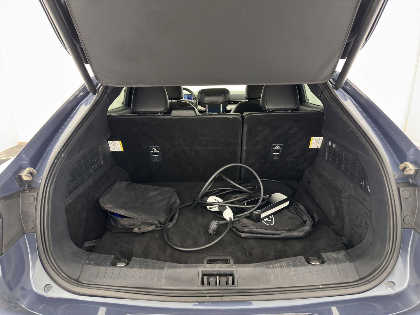 Ford Mustang Mach-E RWD 75 kWh [3-Fase ] {SOH-90%} (INCL-BTW) Aut.*LUXURY-LEATHER | FULL-LED | DAB | DIGI-COCKPIT | KEYLESS | NAVI-FULLMAP | CARPLAY | HEATED-COMFORTSEATS | TOPVIEW |  ADAPTIVE-CRUISE | PRIVACY-GLASS | 18'' ALU*