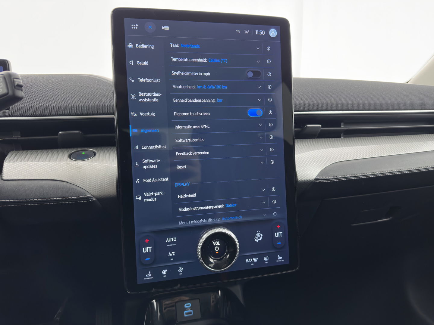 Ford Mustang Mach-E RWD 75 kWh [3-Fase ] {SOH-90%} (INCL-BTW) Aut.*LUXURY-LEATHER | FULL-LED | DAB | DIGI-COCKPIT | KEYLESS | NAVI-FULLMAP | CARPLAY | HEATED-COMFORTSEATS | TOPVIEW |  ADAPTIVE-CRUISE | PRIVACY-GLASS | 18'' ALU*