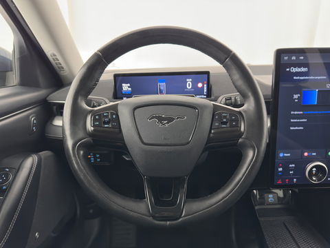 Ford Mustang Mach-E RWD 75 kWh [3-Fase ] {SOH-90%} (INCL-BTW) Aut.*LUXURY-LEATHER | FULL-LED | DAB | DIGI-COCKPIT | KEYLESS | NAVI-FULLMAP | CARPLAY | HEATED-COMFORTSEATS | TOPVIEW |  ADAPTIVE-CRUISE | PRIVACY-GLASS | 18'' ALU*