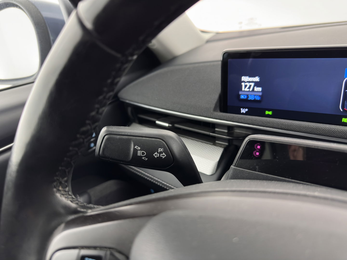 Ford Mustang Mach-E RWD 75 kWh [3-Fase ] {SOH-90%} (INCL-BTW) Aut.*LUXURY-LEATHER | FULL-LED | DAB | DIGI-COCKPIT | KEYLESS | NAVI-FULLMAP | CARPLAY | HEATED-COMFORTSEATS | TOPVIEW |  ADAPTIVE-CRUISE | PRIVACY-GLASS | 18'' ALU*