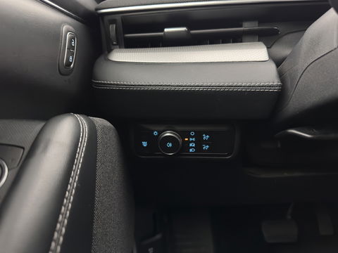 Ford Mustang Mach-E RWD 75 kWh [3-Fase ] {SOH-90%} (INCL-BTW) Aut.*LUXURY-LEATHER | FULL-LED | DAB | DIGI-COCKPIT | KEYLESS | NAVI-FULLMAP | CARPLAY | HEATED-COMFORTSEATS | TOPVIEW |  ADAPTIVE-CRUISE | PRIVACY-GLASS | 18'' ALU*