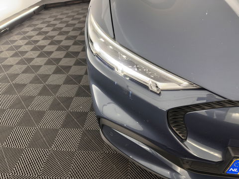 Ford Mustang Mach-E RWD 75 kWh [3-Fase ] {SOH-90%} (INCL-BTW) Aut.*LUXURY-LEATHER | FULL-LED | DAB | DIGI-COCKPIT | KEYLESS | NAVI-FULLMAP | CARPLAY | HEATED-COMFORTSEATS | TOPVIEW |  ADAPTIVE-CRUISE | PRIVACY-GLASS | 18'' ALU*