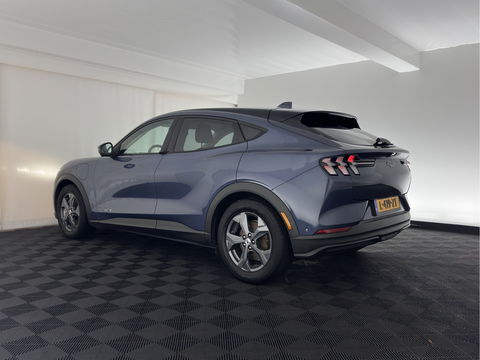 Ford Mustang Mach-E RWD 75 kWh [3-Fase ] {SOH-90%} (INCL-BTW) Aut.*LUXURY-LEATHER | FULL-LED | DAB | DIGI-COCKPIT | KEYLESS | NAVI-FULLMAP | CARPLAY | HEATED-COMFORTSEATS | TOPVIEW |  ADAPTIVE-CRUISE | PRIVACY-GLASS | 18'' ALU*