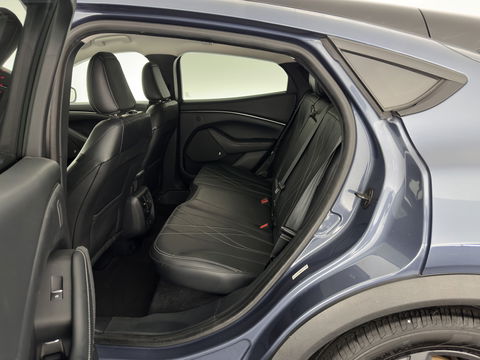 Ford Mustang Mach-E RWD 75 kWh [3-Fase ] {SOH-90%} (INCL-BTW) Aut.*LUXURY-LEATHER | FULL-LED | DAB | DIGI-COCKPIT | KEYLESS | NAVI-FULLMAP | CARPLAY | HEATED-COMFORTSEATS | TOPVIEW |  ADAPTIVE-CRUISE | PRIVACY-GLASS | 18'' ALU*