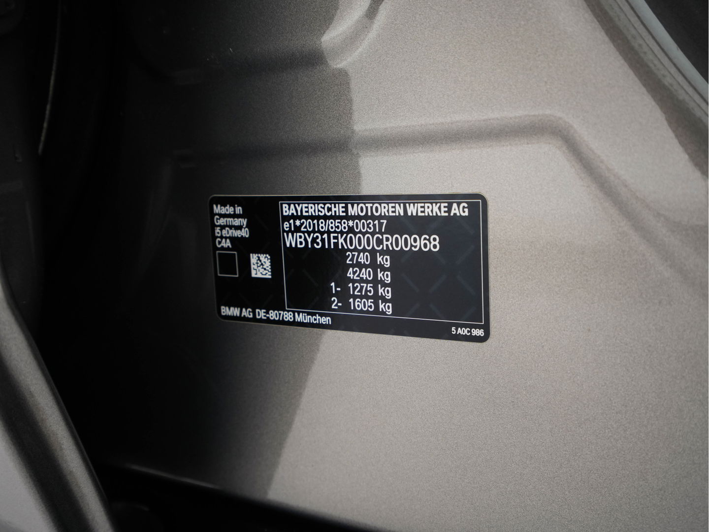 BMW i5 eDrive 40 M-Sport 84 kWh [ 3-Fase ] { SOH-96% } (INCL-BTW) *PANO | HEAD-UP | TWO-TONE-LUXURY-LEATHER | FULL-LED | BLIND-SPOT | HARMAN-KARDON-SURROUND | COMFORTSEATS |  WIDESCREEN-DIGICOCKPIT | AMBIENT-LIGHT | KEYLESS | TOPVIEW | DAB | ...