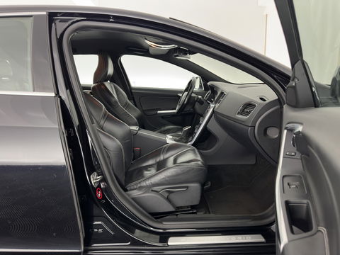 Volvo V60 2.4 D6 AWD Plug-In Hybrid Summum (PLUG-IN) AUT.* NAVI-FULLMAP | CRUISE | BI-XENON | HEATED-SPORTSEATS | LEATHER | CAMERA | TOWBAR | 17'' ALU*