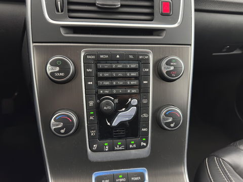 Volvo V60 2.4 D6 AWD Plug-In Hybrid Summum (PLUG-IN) AUT.* NAVI-FULLMAP | CRUISE | BI-XENON | HEATED-SPORTSEATS | LEATHER | CAMERA | TOWBAR | 17'' ALU*