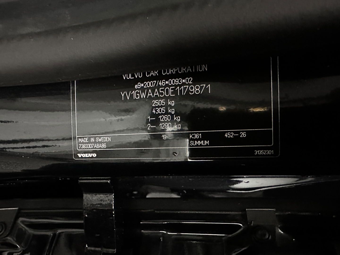 Volvo V60 2.4 D6 AWD Plug-In Hybrid Summum (PLUG-IN) AUT.* NAVI-FULLMAP | CRUISE | BI-XENON | HEATED-SPORTSEATS | LEATHER | CAMERA | TOWBAR | 17'' ALU*