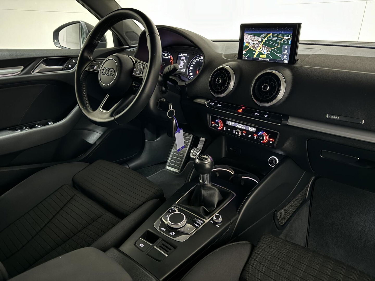 Audi A3 Limousine TFSI S-Line Black Edition Cruise CarPlay PDC