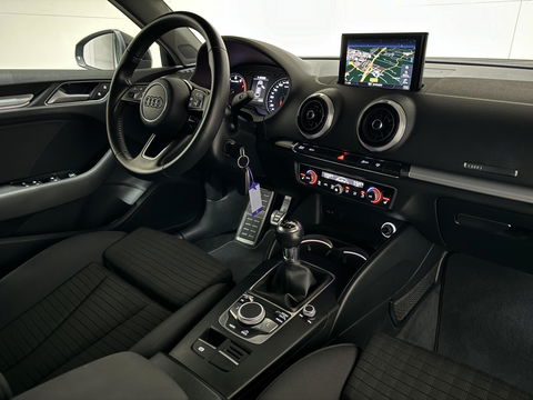 Audi A3 Limousine TFSI S-Line Black Edition Cruise CarPlay PDC