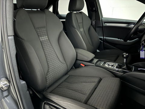 Audi A3 Limousine TFSI S-Line Black Edition Cruise CarPlay PDC