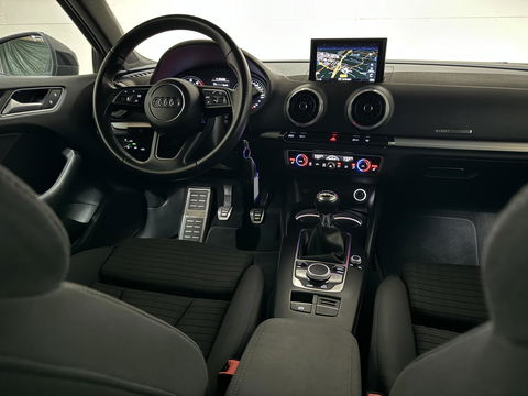 Audi A3 Limousine TFSI S-Line Black Edition Cruise CarPlay PDC