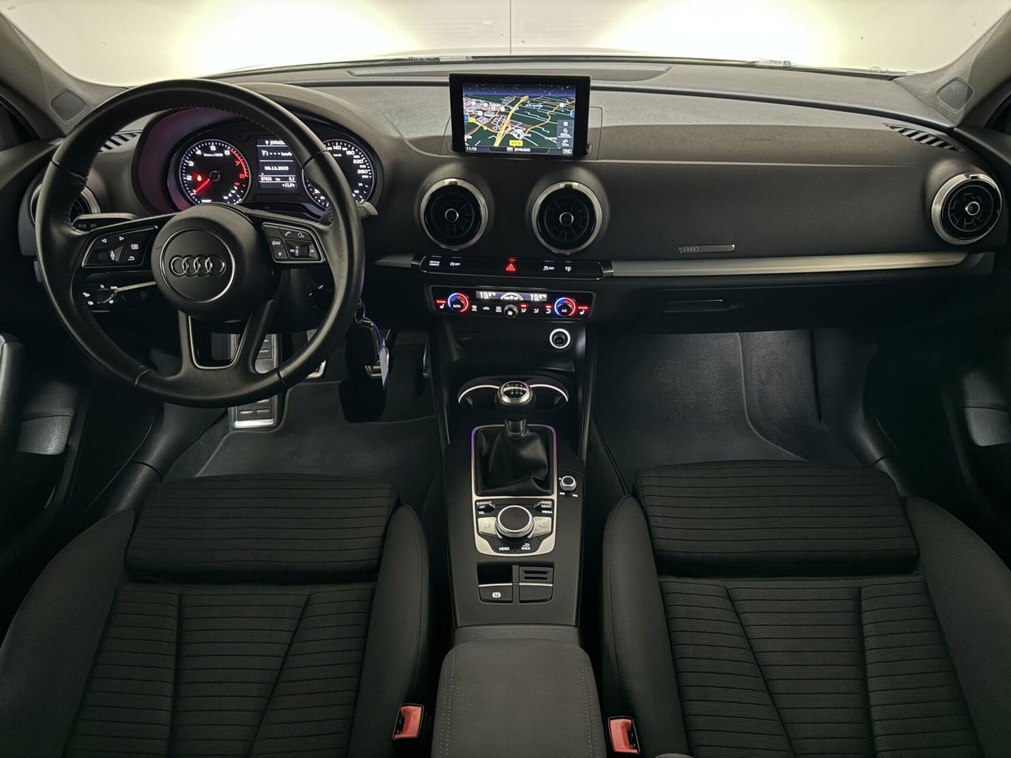 Audi A3 Limousine TFSI S-Line Black Edition Cruise CarPlay PDC