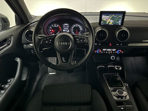 Audi A3 Limousine TFSI S-Line Black Edition Cruise CarPlay PDC