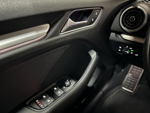 Audi A3 Limousine TFSI S-Line Black Edition Cruise CarPlay PDC